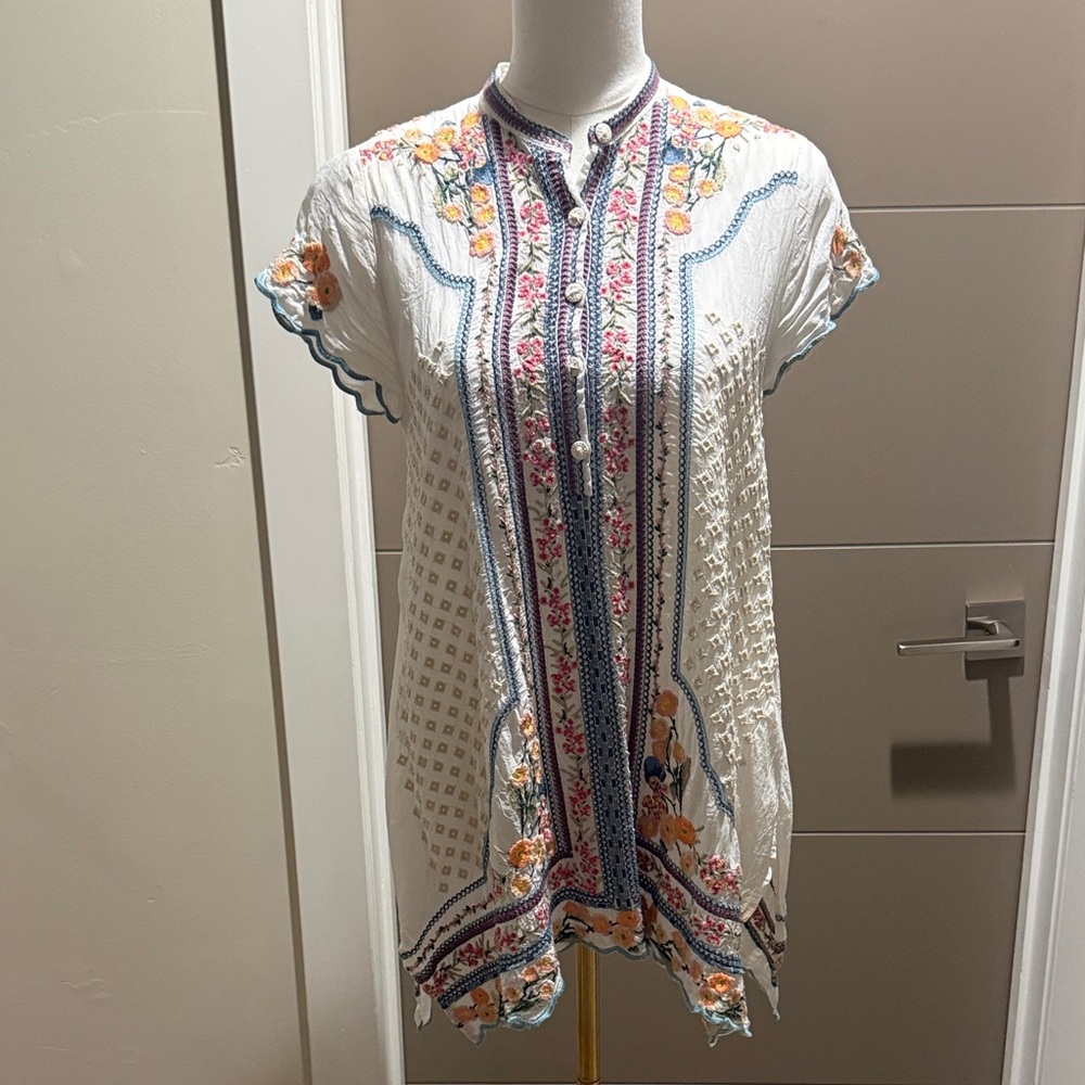 Johnny Was White Embroidered Floral Tunic with Blue and Yellow Accents